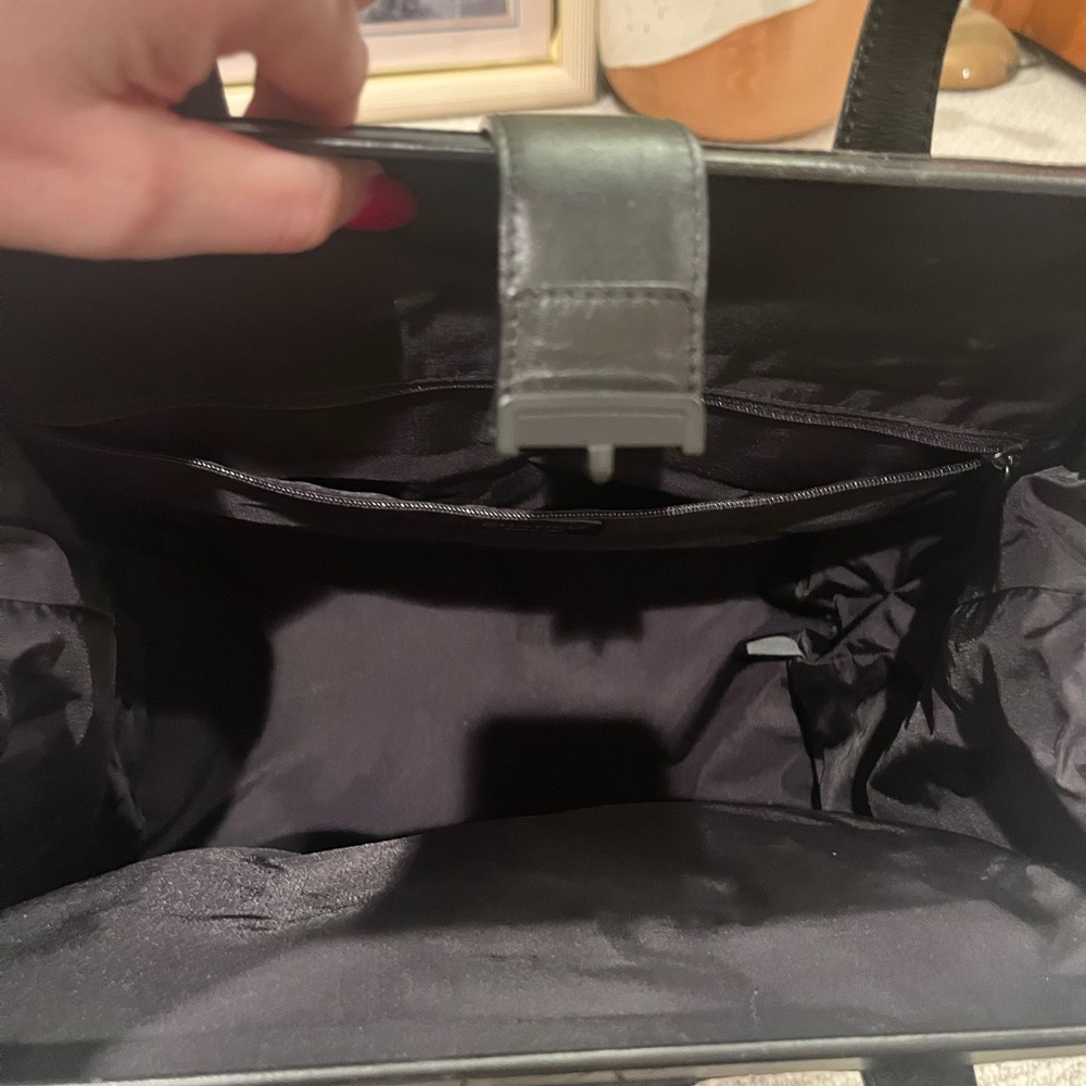 CHANEL Vintage Travel Ligne Doctor Bag - Picture 4 of 7